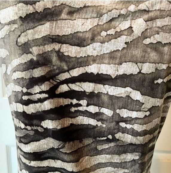 Michael Kors tiger print cowl neck sleeveless Top size small - Picture 6 of 10